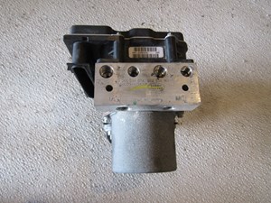 2005 Land Rover LR3 ABS Pump SRB500163