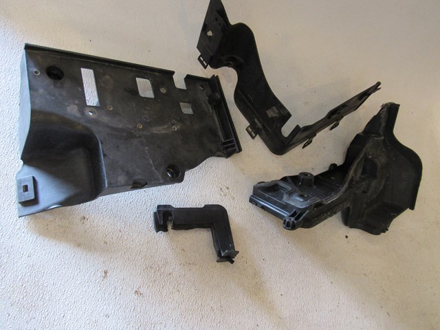 2005 Land Rover LR3 Brake Master & ABS Pump Base Surround Trim