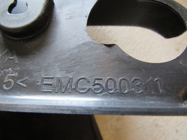 2005 Land Rover LR3 LH Driver Lower Kick Panel EMC500311  