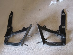2005 Land Rover LR3 Hood Hinges Set LH & RH