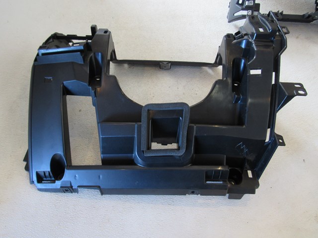 2005 Land Rover LR3 LH Driver Dash Trim-Surrounds Column