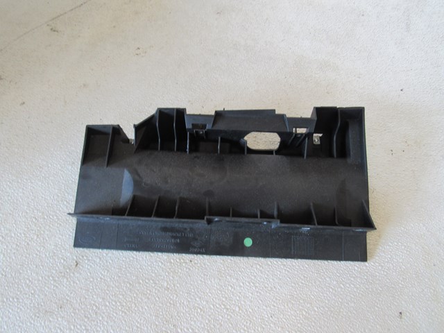 2005 Land Rover LR3 RH Dash Cover Crush Bracket FCL500260