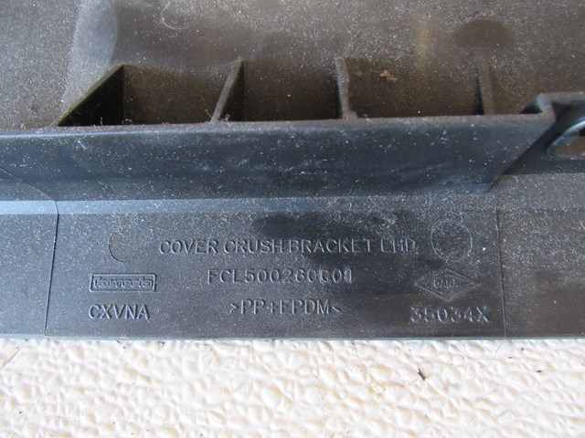 2005 Land Rover LR3 RH Dash Cover Crush Bracket FCL500260
