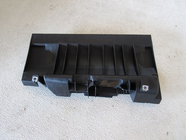 2005 Land Rover LR3 RH Dash Cover Crush Bracket FCL500260
