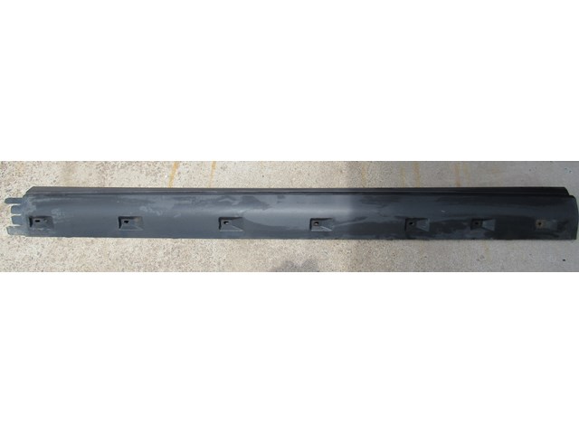 2005 Land Rover LR3 LH Driver Side Skirt