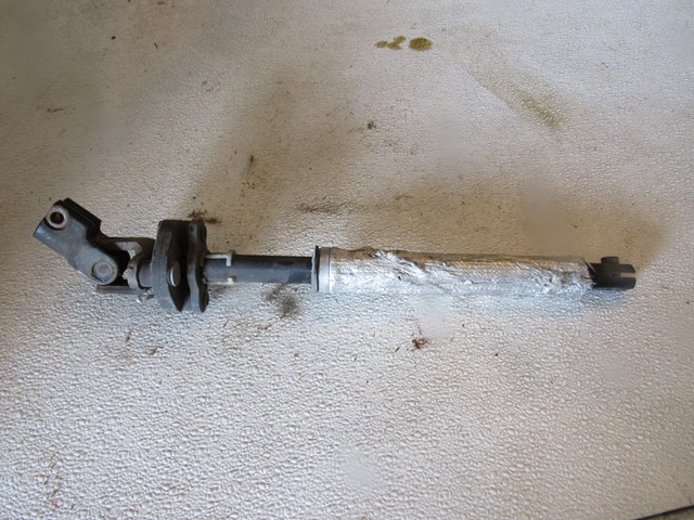 2005 Land Rover LR3 Intermediate Steering Shaft
