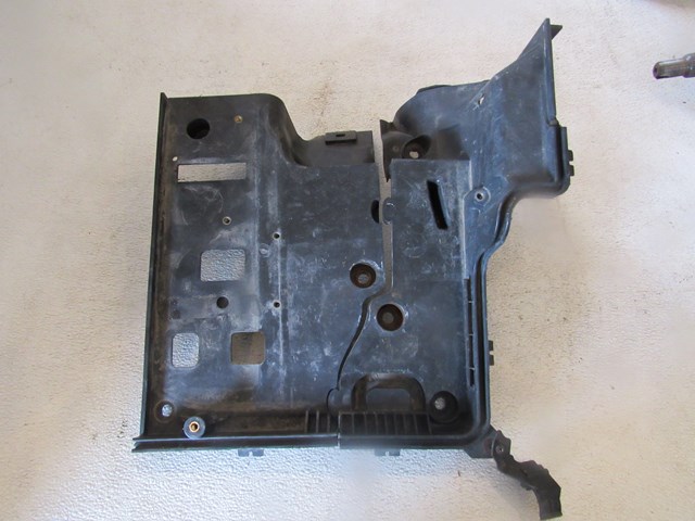 2005 Land Rover LR3 Brake Master & ABS Pump Tray DWM500041 & DWM500021