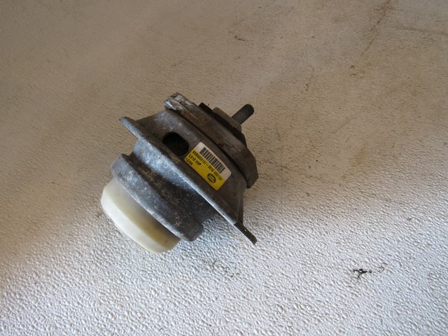 2005 Land Rover LR3 RH Passenger Motor Mount Engine Mount KKB500312