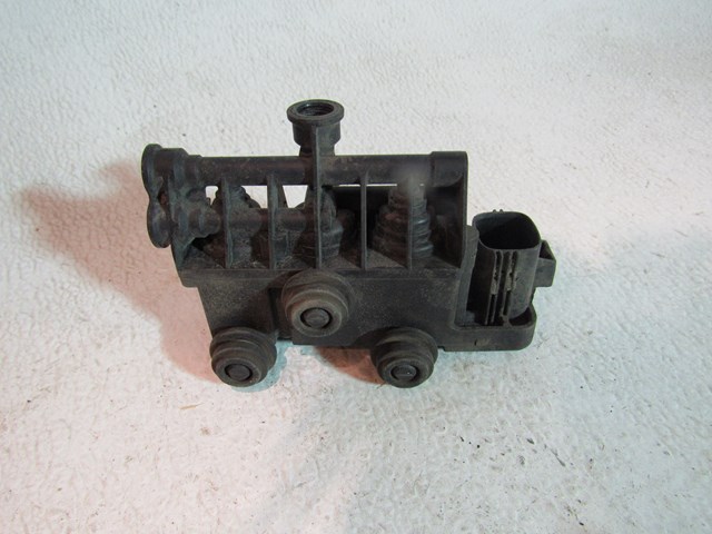 2005 Land Rover LR3 Rear LH Driver Air Block