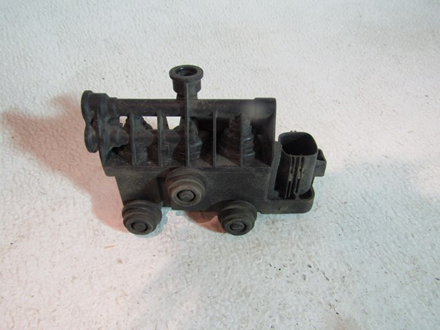 2005 Land Rover LR3 Rear LH Driver Air Block