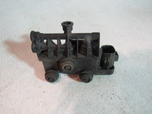 2005 Land Rover LR3 Rear LH Driver Air Block