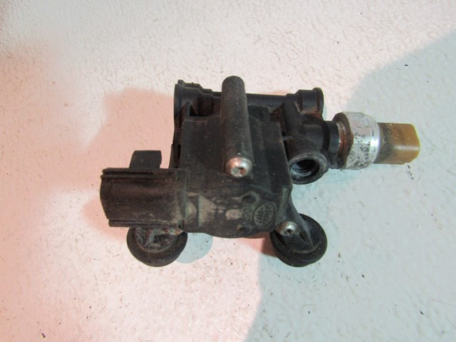 2005 Land Rover LR3 Rear Left Hand,  Driver Air Block