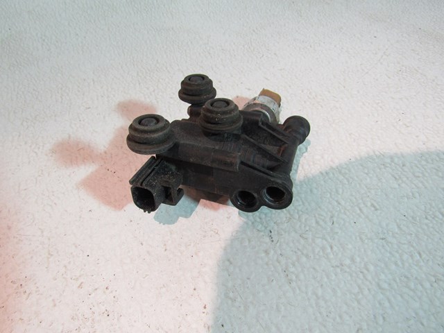 2005 Land Rover LR3 Rear Left Hand,  Driver Air Block