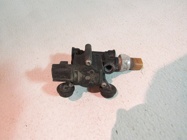 2005 Land Rover LR3 Rear Left Hand,  Driver Air Block