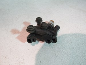 2005 Land Rover LR3 Rear Left Hand,  Driver Air Block