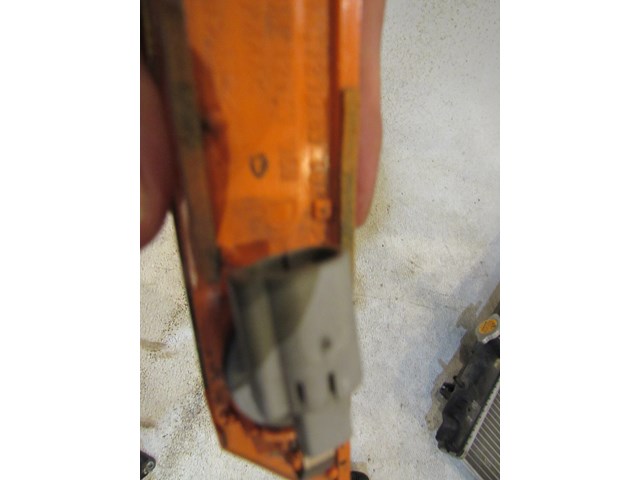 2003 Infiniti G35 Sedan RH Passenger Side Marker Light