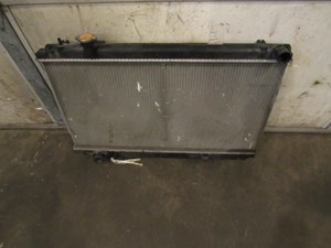 2003 Nissan 350z MT Radiator- 1 MIssing Pin