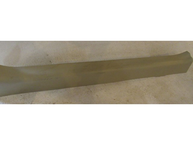 2008 Infiniti G35 Sedan Front RH Door Sill Trim 769B4JK90A Wheat