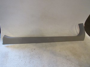 2009 Infiniti G37 Coupe LH Driver Door Sill Trim-STONE