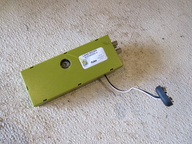 2005 Land Rover LR3 Antenna Amplifier XUC000262A