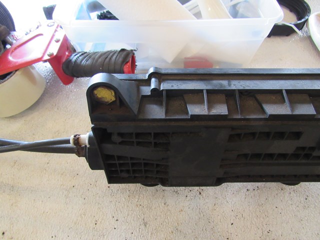 2005 Land Rover LR3 Emergency Brake Actuator SNF500025