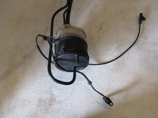 2005 Land Rover LR3 Air Suspension Silencer & Muffler w/Lines