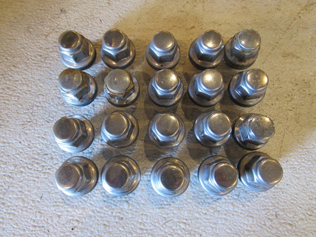 2008 Infiniti G35 Wheel Lug Nut Set of 20