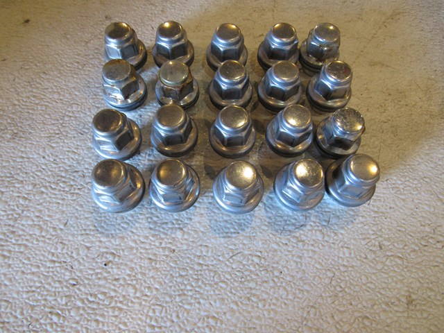 2008 Infiniti G35 Wheel Lug Nut Set of 20