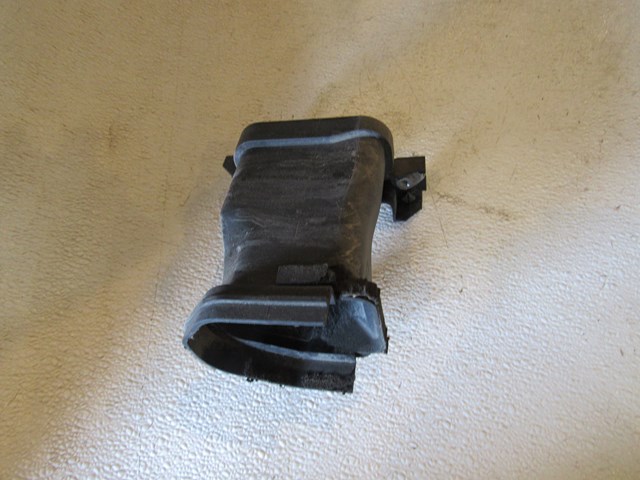 2008 Infiniti G35 Sedan RH Passenger Air Intake Duct