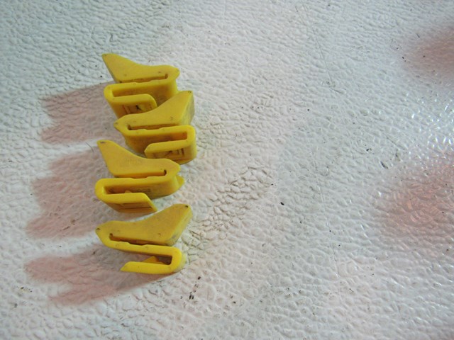 2007 2008 Infiniti G35 Sedan Trunk Retainer Clips (4)