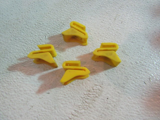 2007 2008 Infiniti G35 Sedan Trunk Retainer Clips (4)