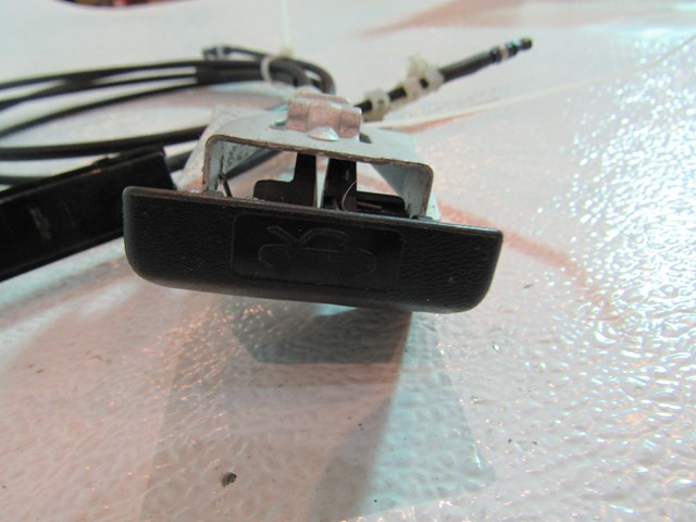 07 08  Infiniti G35 Sedan Hood Release Lever & Cable