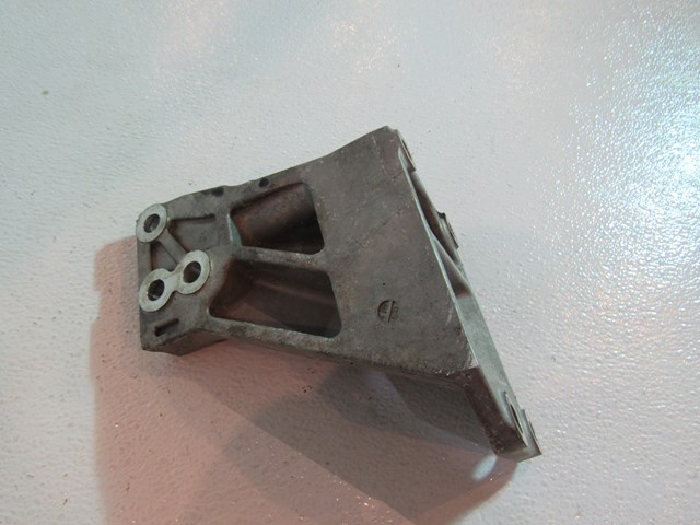 07 08 Infiniti G35x Sedan RH Passenger Engine Mount