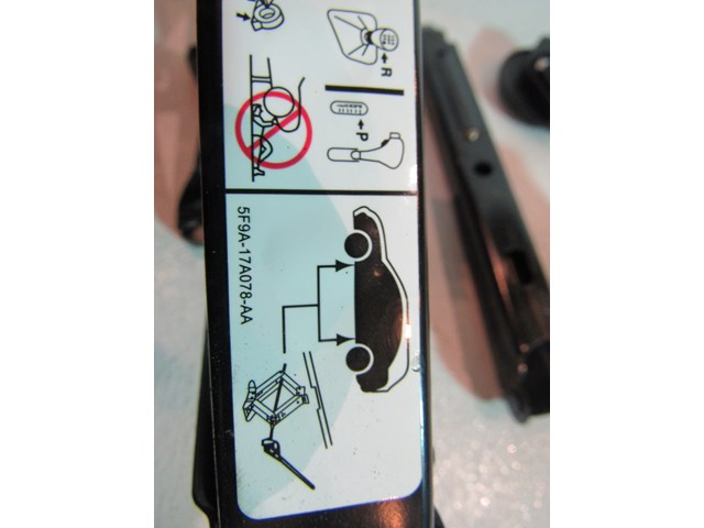 2016 2017 Ford Explorer Sport Jack & Tools Set 5F9A-17A078-AA  16 17