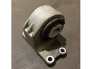 2005 Land Rover LR3 Transmission Transfer Case Mount Bracket