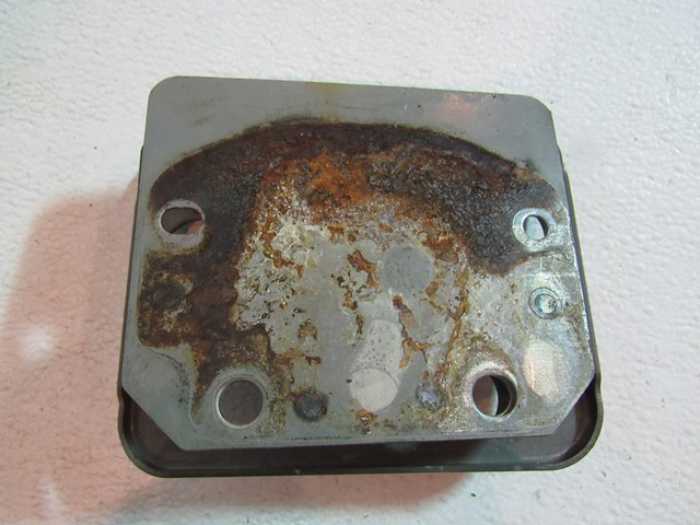 2005 2006 Infiniti G35 Sedan Rear RH Bumper Reinforcement Mount Bracket