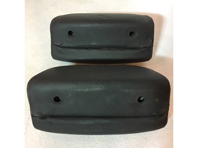 2007 BMW M6 Headrest Set Convertible No Pin