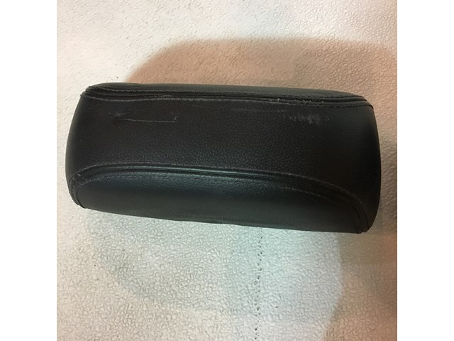 2007 BMW M6 Headrest Set Convertible No Pin