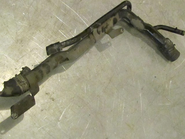 2006 Audi S4 RH Passanger Hard Coolant Line Along Motor