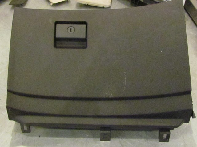 2009 Infiniti G37X Coupe Glove Box