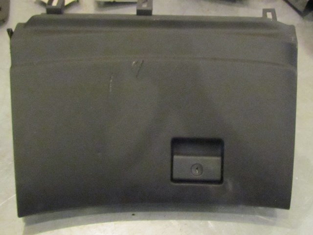 2009 Infiniti G37X Coupe Glove Box