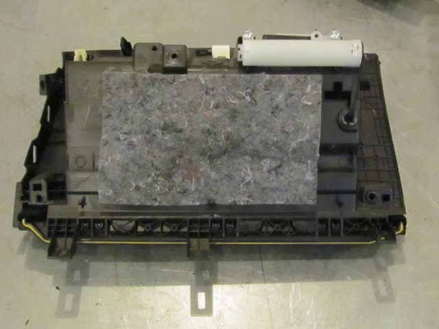 2009 Infiniti G37X Coupe Glove Box