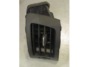 2009 Infiniti G37X Coupe Front RH Passanger Dash Vent