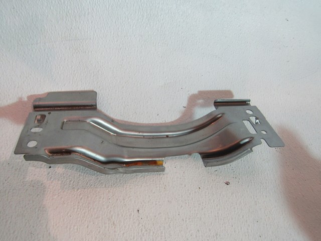 2009 Infiniti G37X Coupe Knee Bolster Brace