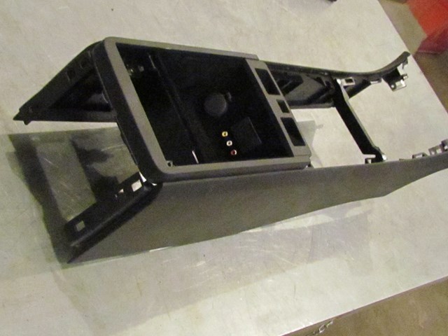 2009 Infiniti G37X Coupe Center Console Tab Broke See Pics