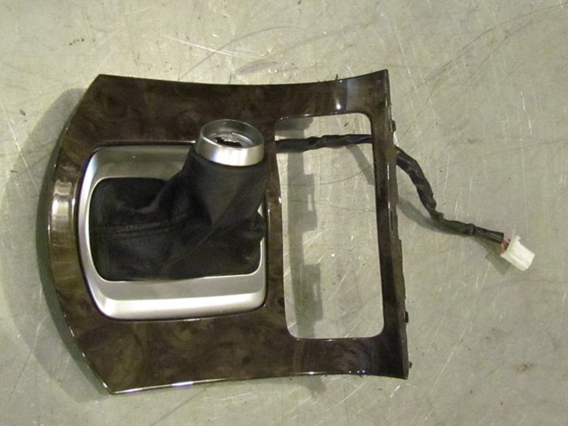 2009 Infiniti G37X Coupe Shifter Panel And Boot