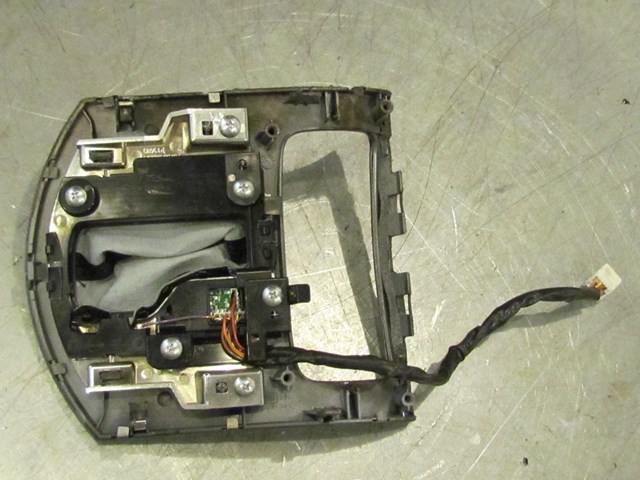 2009 Infiniti G37X Coupe Shifter Panel And Boot