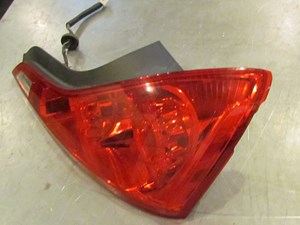 2009 Infiniti G37X Rear RH Tail Light Chip Off The Corner See Pics