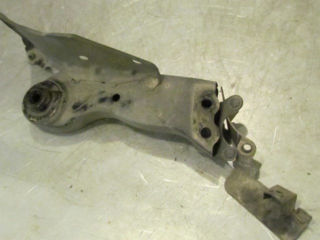 2009 Infiniti G37X Rear RH Passanger Subframe Brace