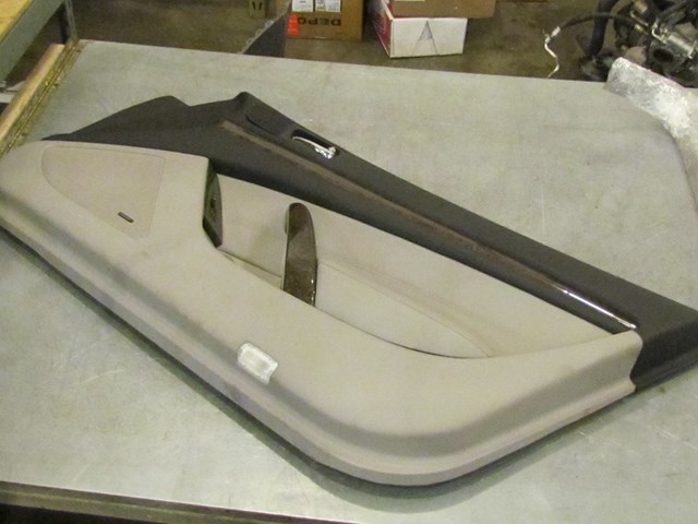 2009 Infiniti G37X Front RH Passanger Door Panel Damaged See Pics